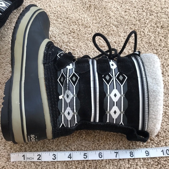 Sorel SZ 7, men’s caribou black waterproof boots .